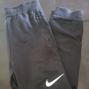 Nike Dri-fit medium youth, with zipper pockets